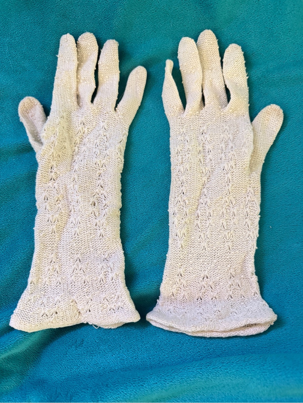 Classic Cream Knit Ladies Gloves